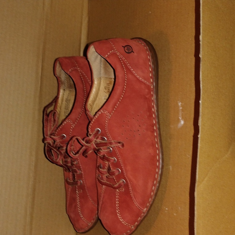 Born Leather Burgundy Oxford Shoes. Size 8 1/2. - Picture 2 of 10